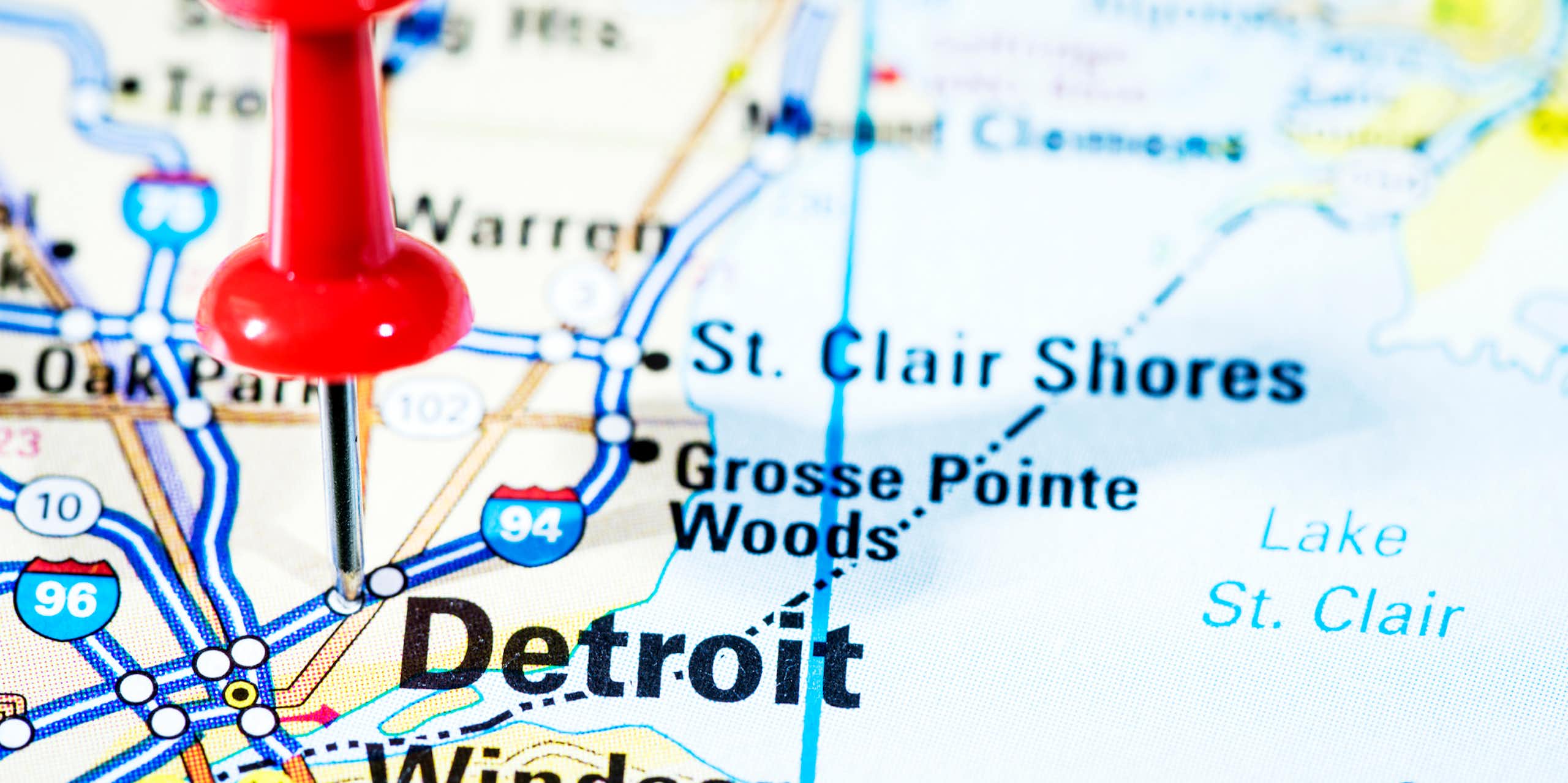 Map of Detroit with a red pin.