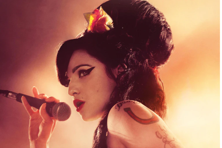 L’actrice Marisa Abela, qui interprète la chanteuse Amy Winehouse.