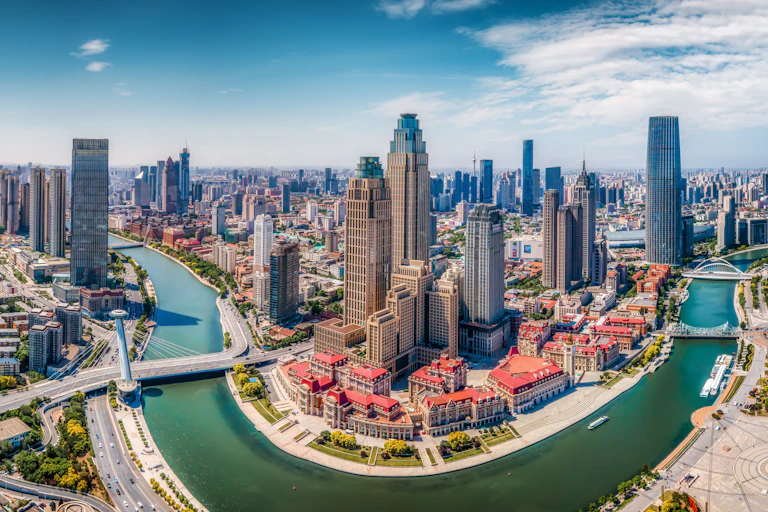 Large city on big river ben