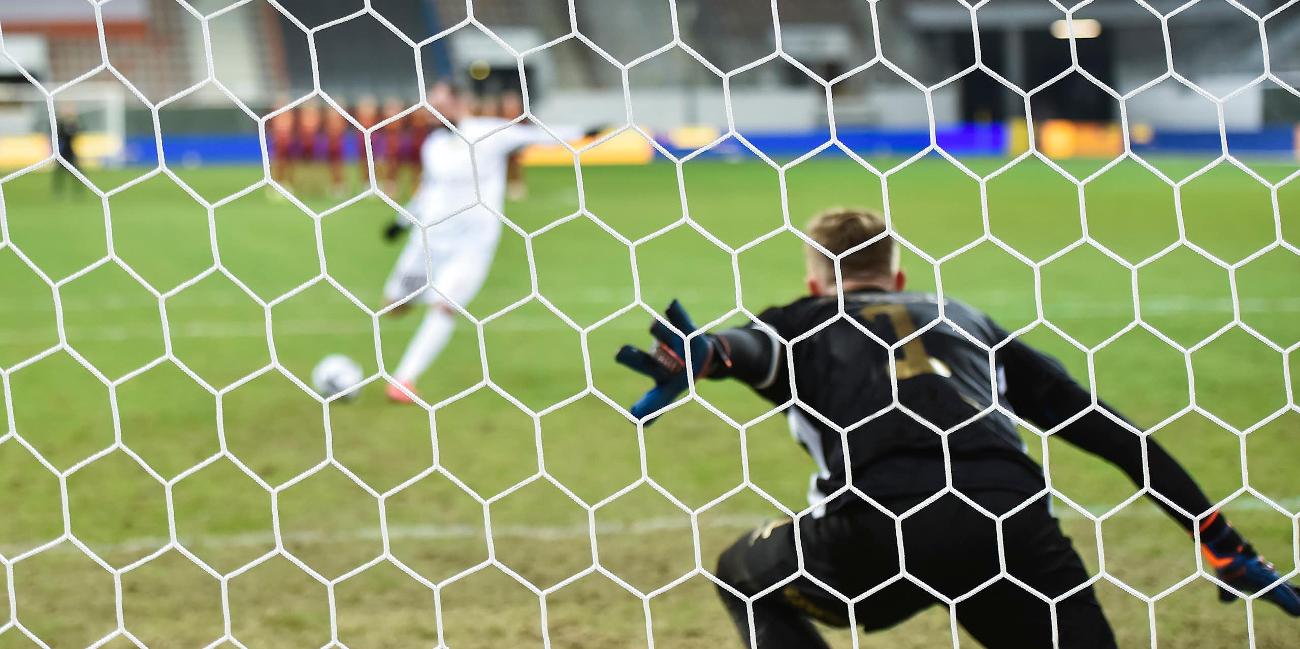 El lanzamiento de penaltis en el fútbol tiene más de ciencia que de “lotería”