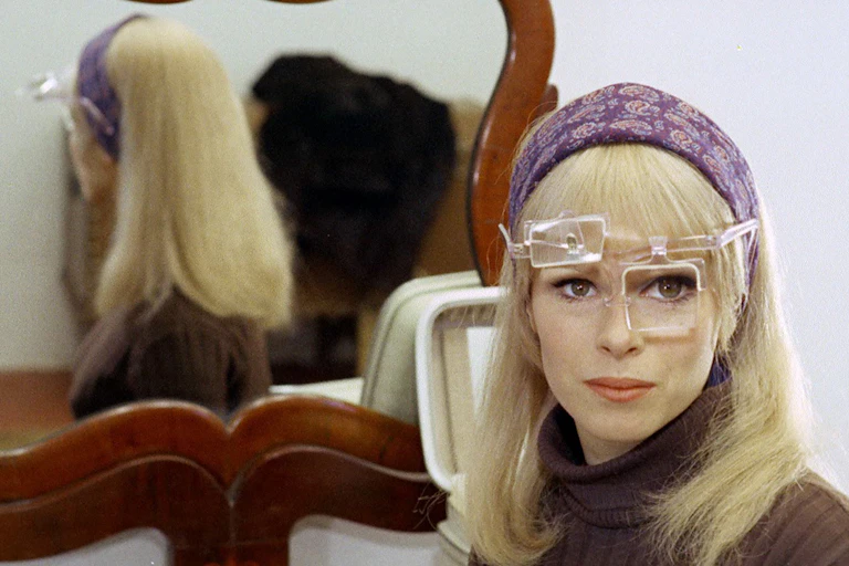 Geraldine Chaplin en una escena de _Peppermint frappé_, de Carlos Saura.