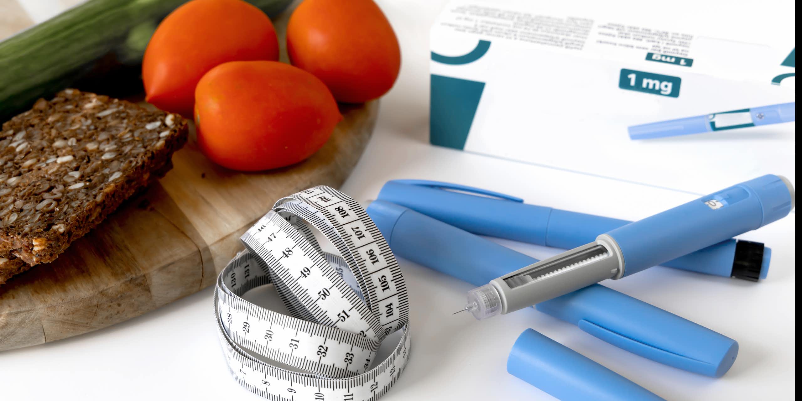 Des aliments sains côtoient de l'insuline Ozempic