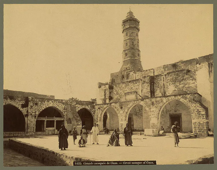 Imagen histórica de la Gran Mezquita de Gaza, o Gran Mezquita Omari, destruida por un bombardeo israelí a finales de 2023, una de las destrucciones del patrimonio palestino sobre las que la Unesco ha llamado la atención.