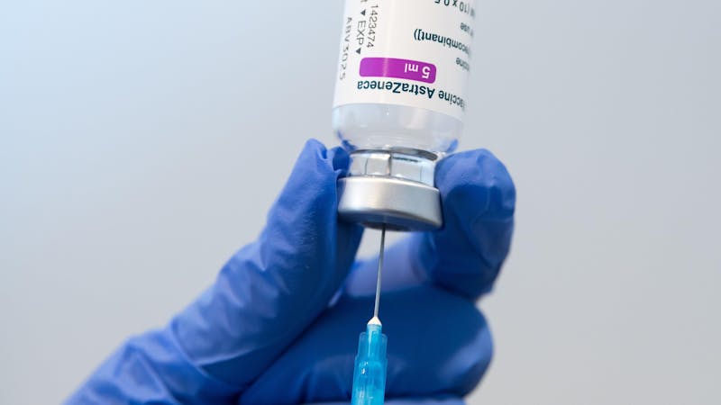 La vacuna de AstraZeneca se retira de la circulación, pero no por culpa de sus efectos secundarios La vacuna de AstraZeneca se retira de la circulación, pero no por culpa de sus efectos secundarios