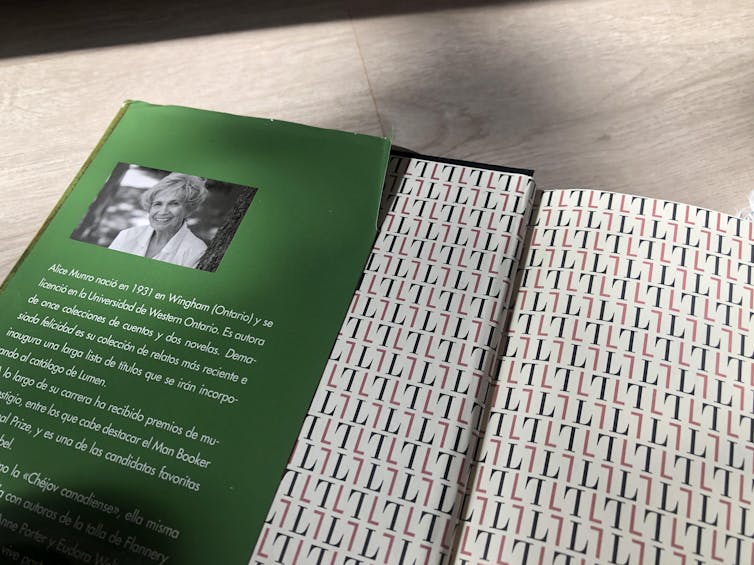 Solapa de uno de los libros de Alice Munro editados en español por Lumen.