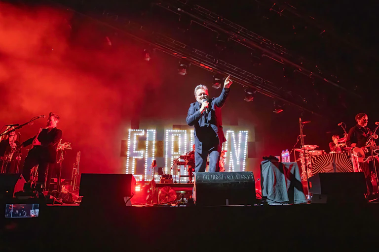 Elbow frontman Guy Garvey on stage.