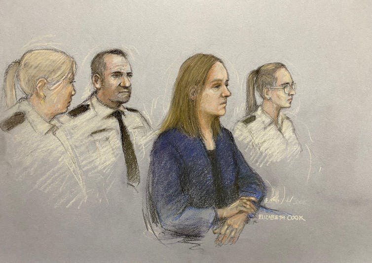 Esboço do artista da corte feito por Elizabeth Cook de Lucy Letby aparecendo no banco dos réus em Manchester Crown Court
