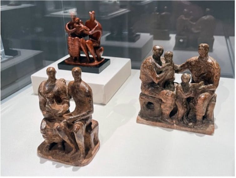Terracotta statues in miniature of families