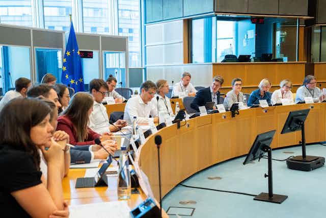 Les négociations dans l’UE entre députés européens et Conseil de l’UE manquent de transparence à cause des trilogues (ici sur le marché européen du carbone).