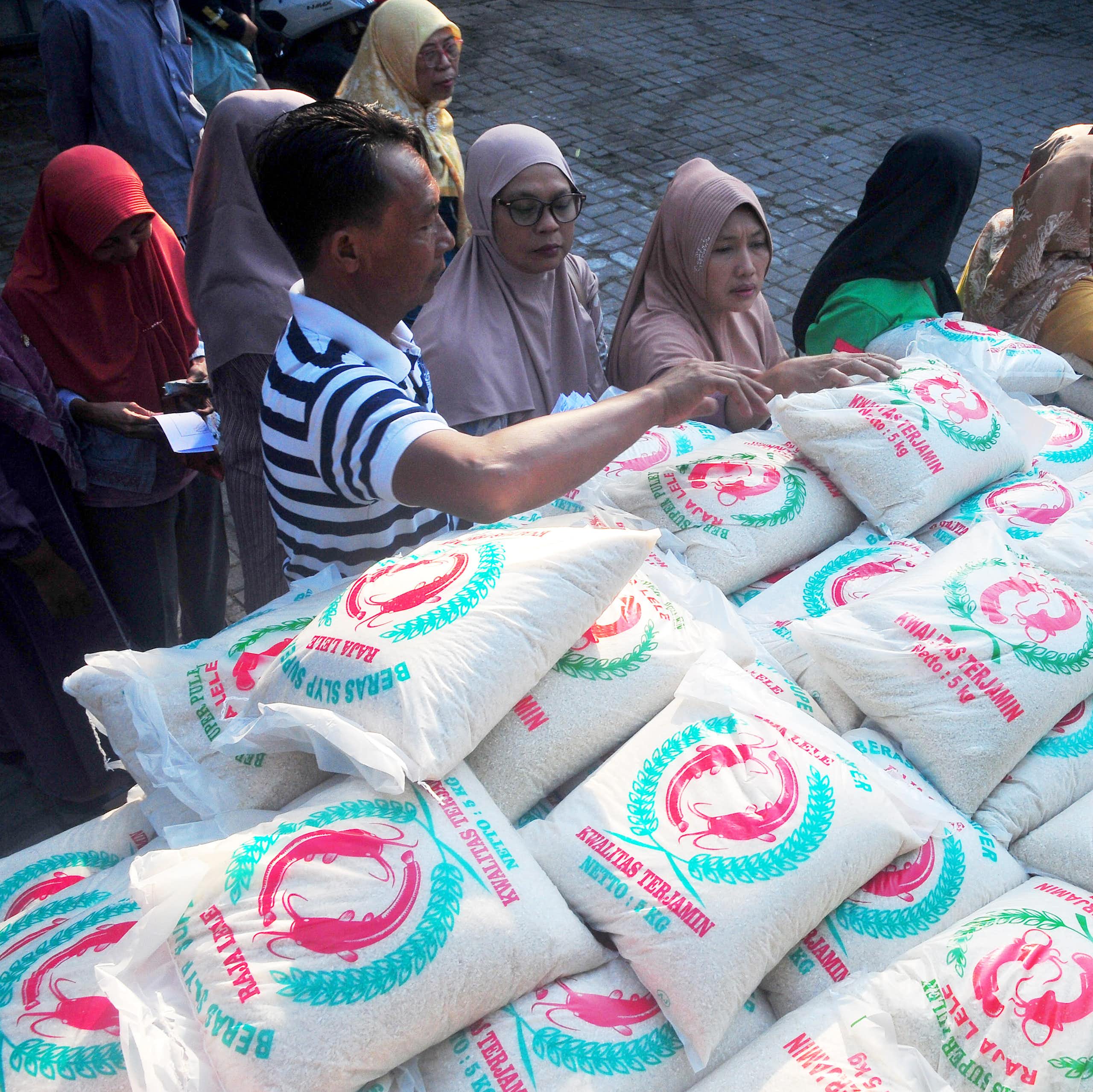 Cek Fakta: benarkah kenaikan harga beras di Indonesia lebih rendah dari negara-negara lain?