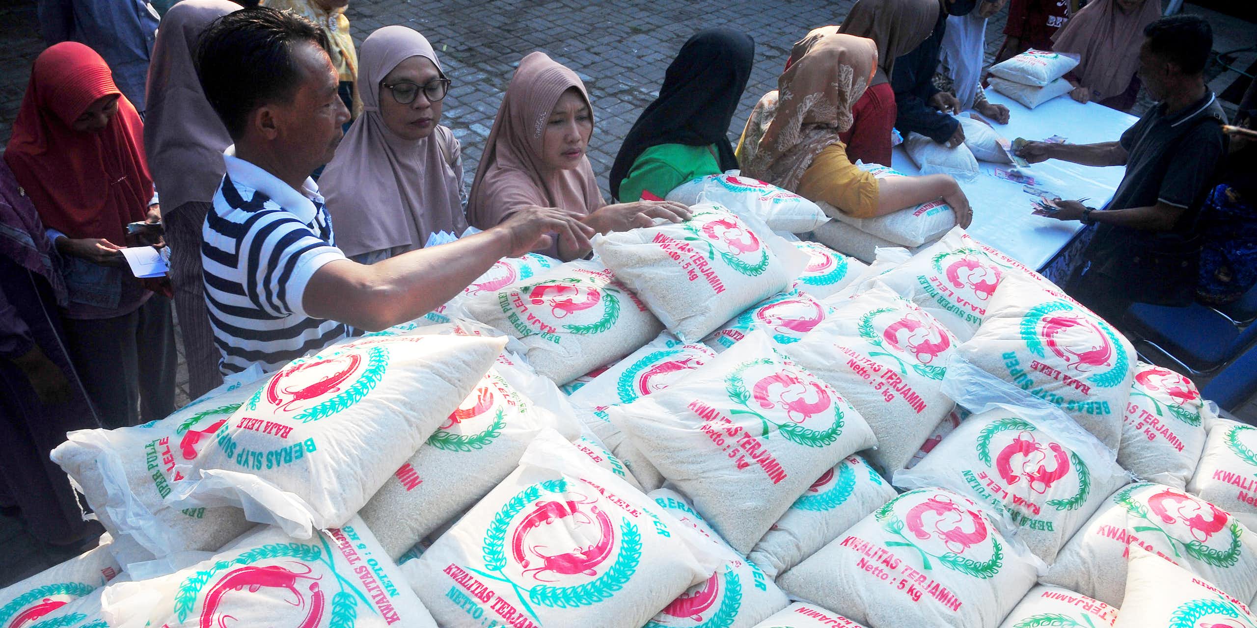 Cek Fakta: benarkah kenaikan harga beras di Indonesia lebih rendah dari negara-negara lain?