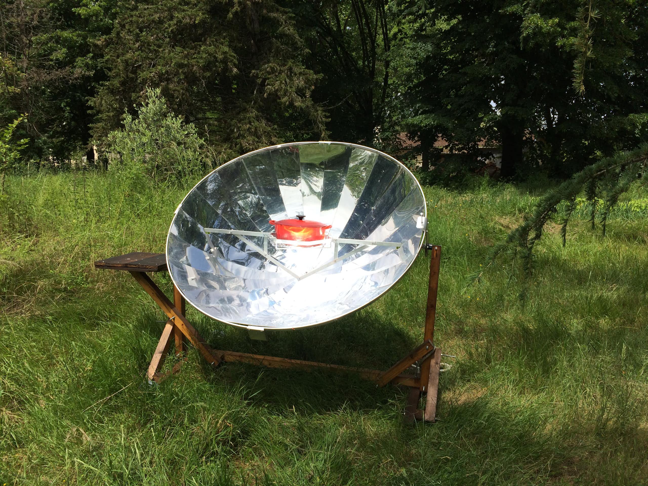 Décarboner notre façon de cuisiner : la parabole solaire est-elle une bonne option ?