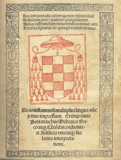 Primera página de la primera edición políglota de una Biblia completa, iniciada y financiada por el cardenal Francisco Jiménez de Cisneros.