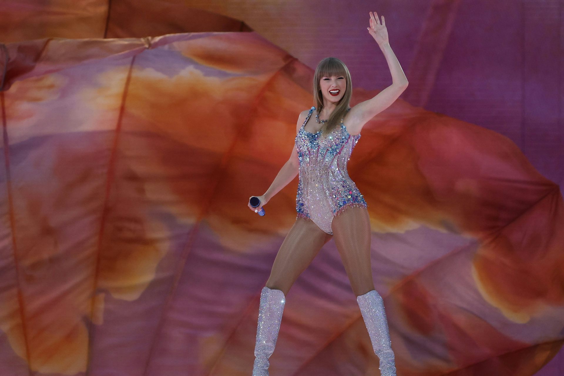 Taylor Swift on stage.