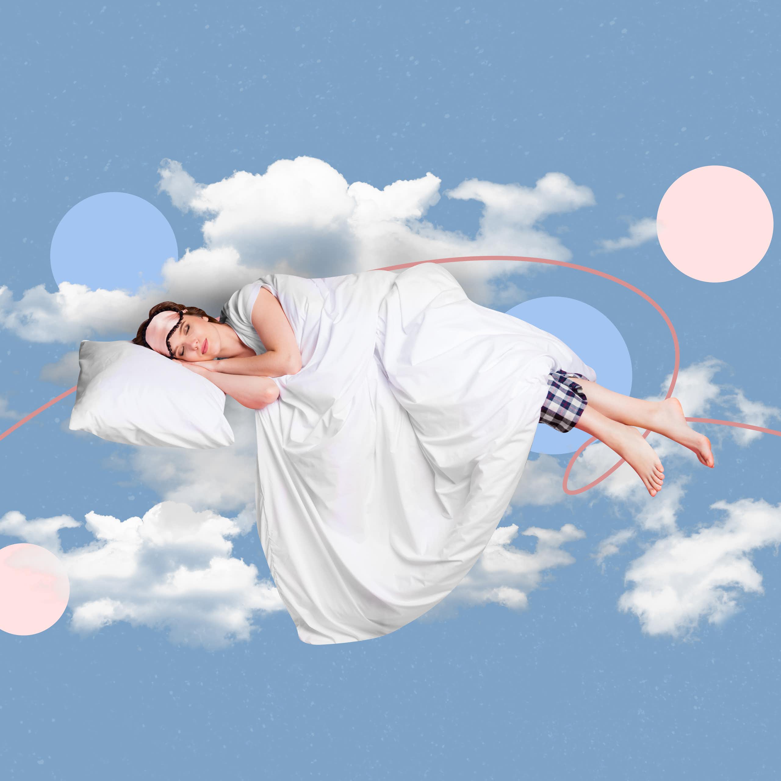 Imagem de mulher com máscara para os olhos dormindo nas nuvens