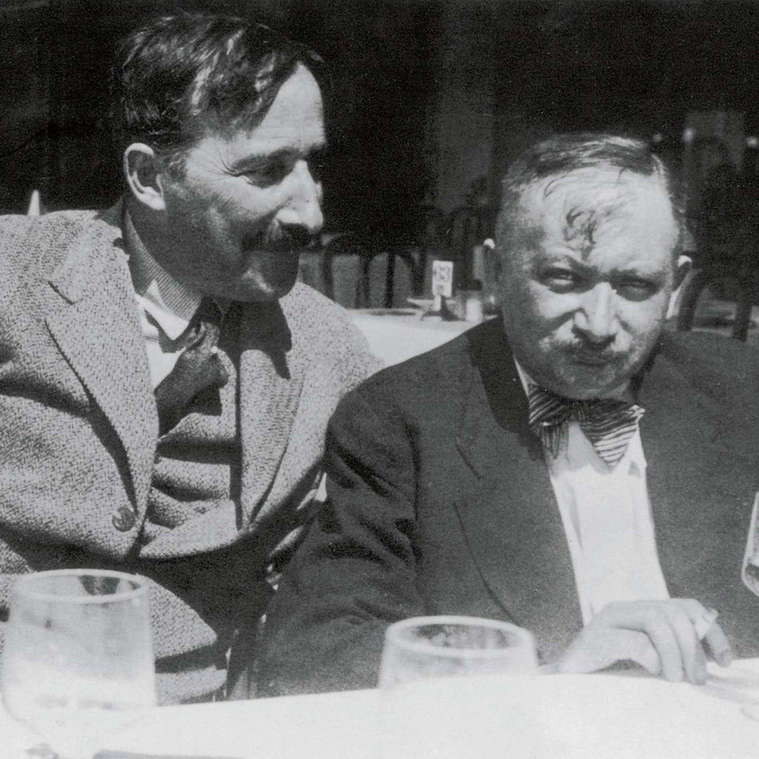 Fotografía de Stefan Zweig y Joseph Roth en Ostende, verano de 1936. Fotografía probablemente de Lotte Altmann, secretaria de Zweig.