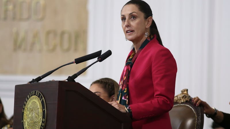 De AMLO a Claudia Sheinbaum: los mexicanos dan el poder a una mujer con el reto de mejorar la calidad democrática De AMLO a Claudia Sheinbaum: los mexicanos dan el poder a una mujer con el reto de mejorar la calidad democrática