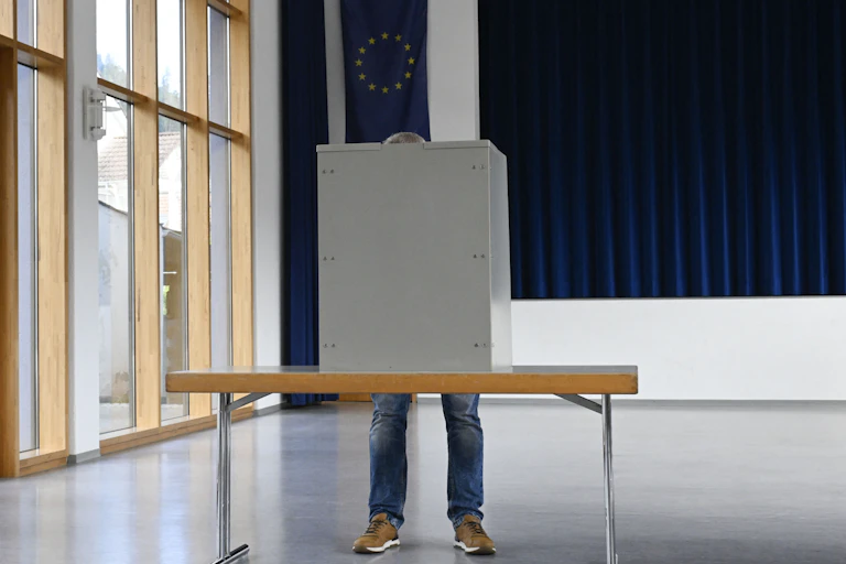 9 juin 2024, électeur à Gutach, Allemagne.