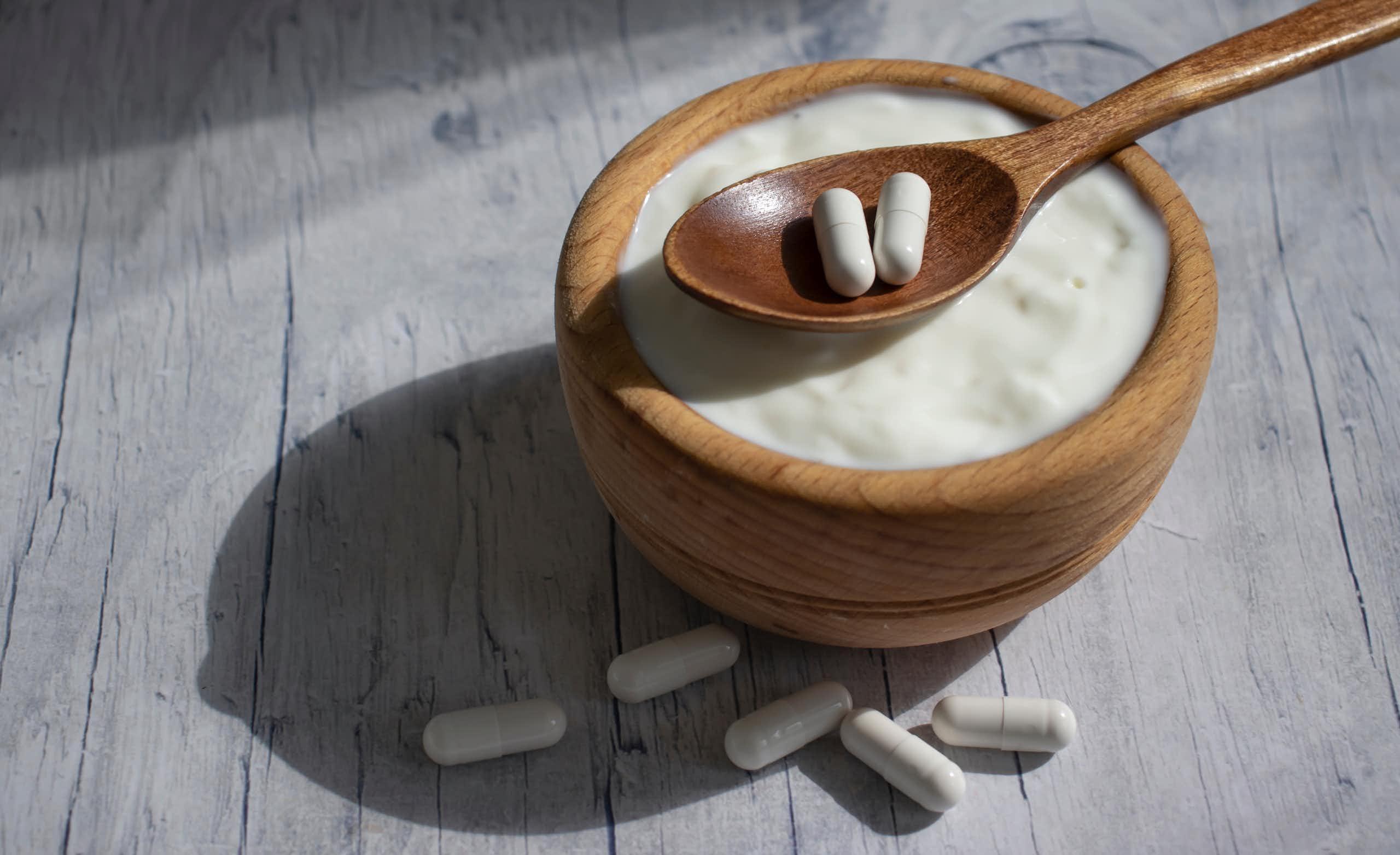 Probióticos, yogures, alimentos fermentados… ¿nos pueden ayudar cuando tomamos antibióticos?