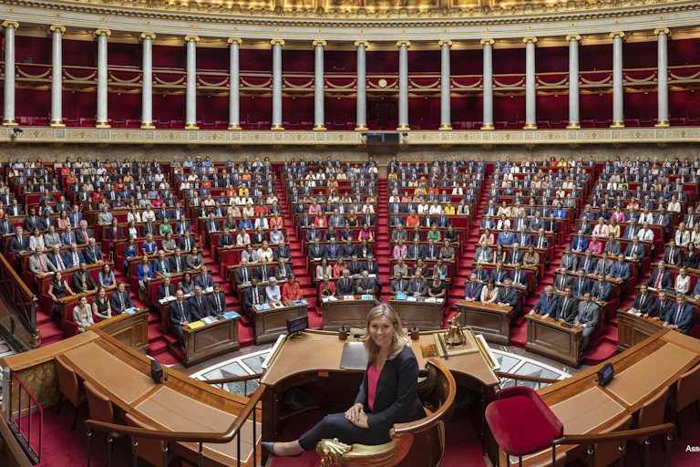 Qui est à l'origine de l'article 49-3 de la Constitution qui coupe court aux débats parlementaires ?