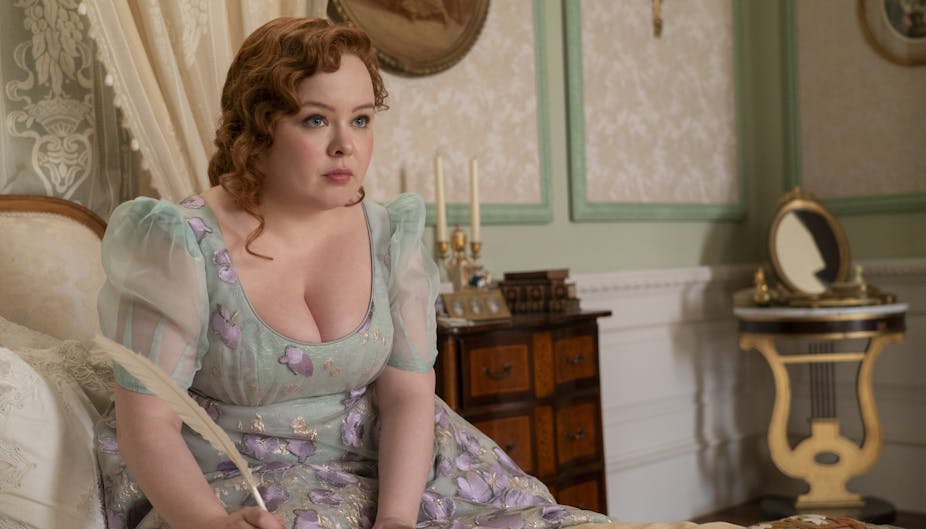 Penelope Featherington writing