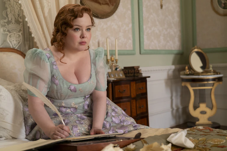 Penelope Featherington writing