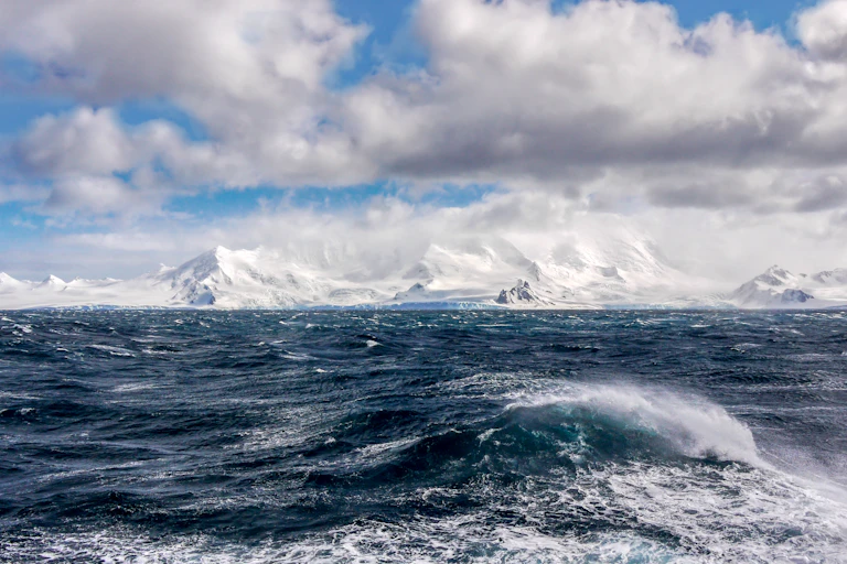 antarctica wild weather