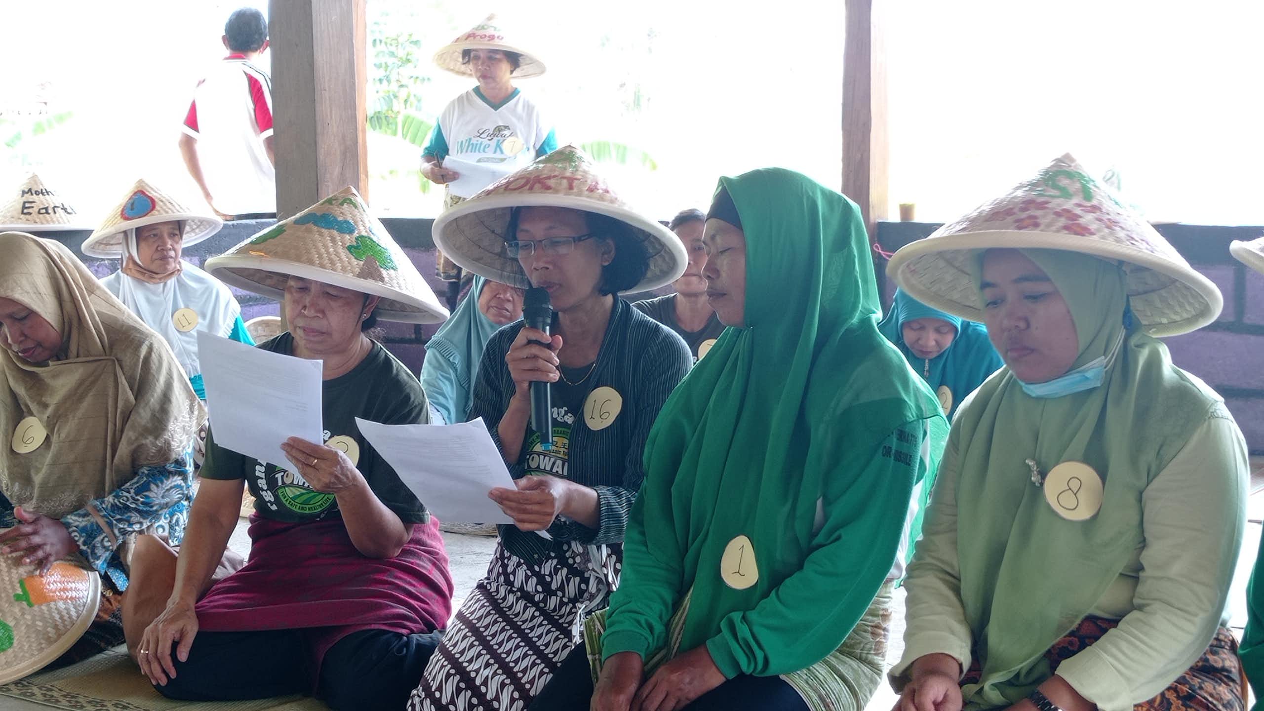 Lestari dalam tradisi: menyelami aksi perempuan Kulon Progo merawat alam dan pangan dengan bertani