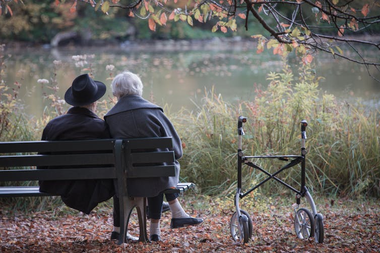 Elderly couple on a bench