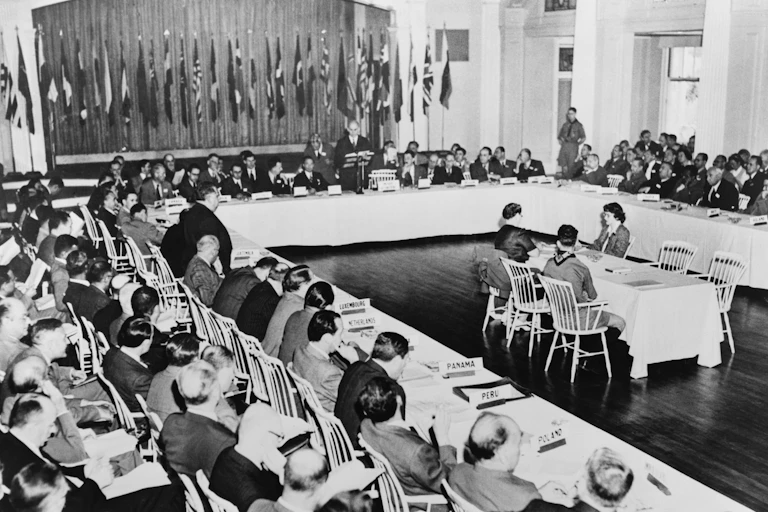 Bretton Woods in session