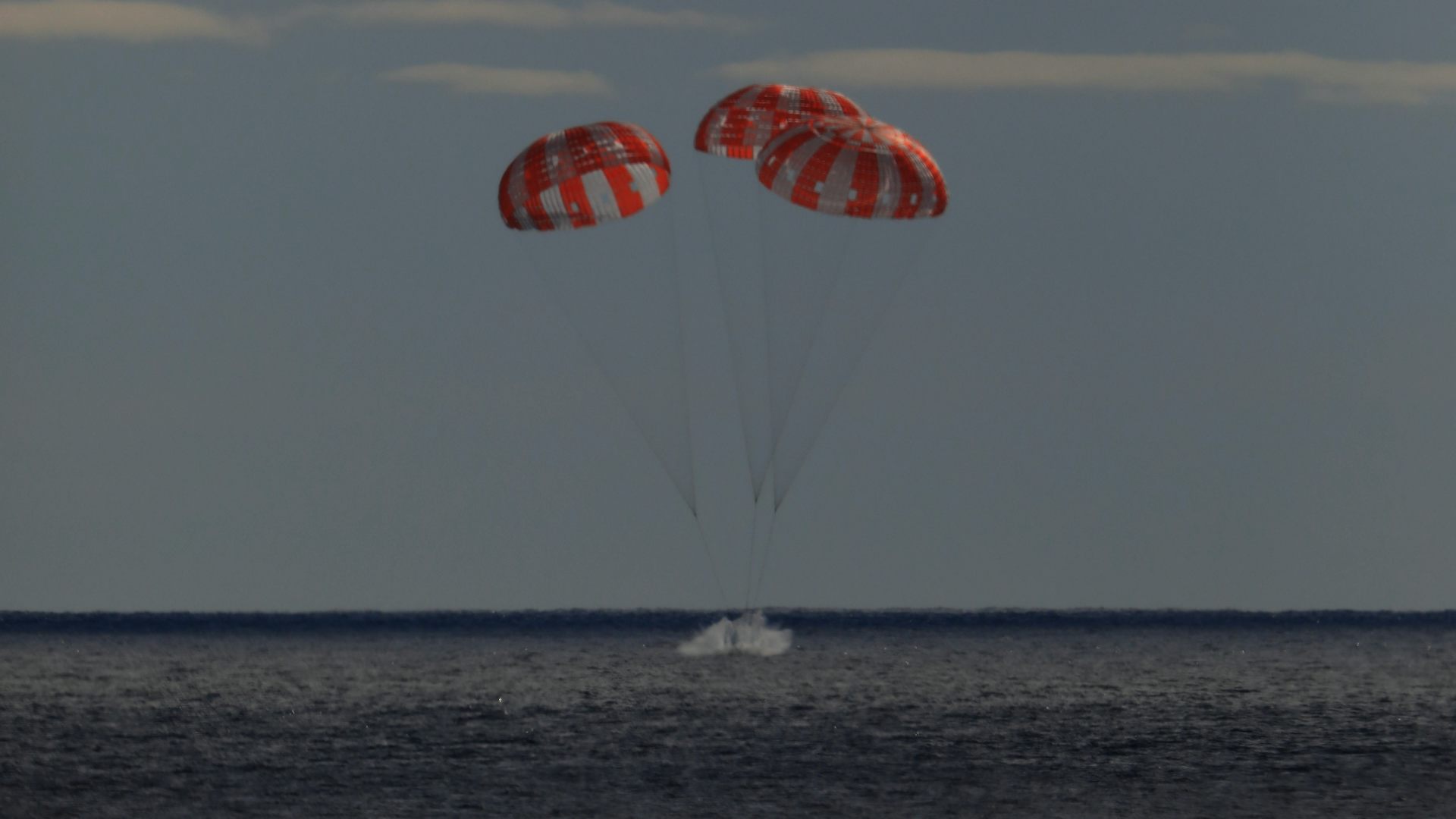 The Science Behind Splashdown − an Aerospace Engineer Explains How NASA and SpaceX Get Spacecraft Safely Back on Earth