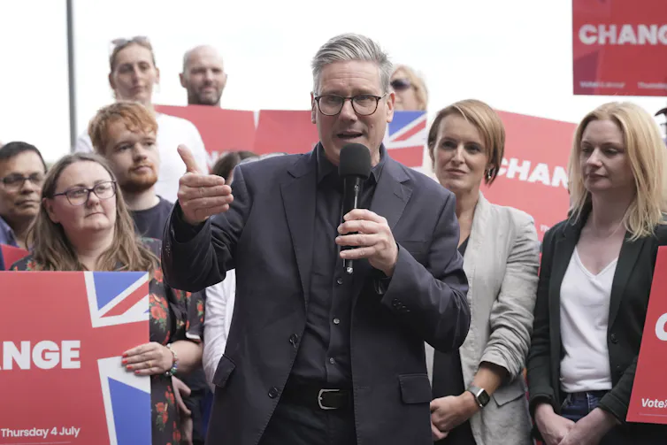UK Labour leader Keir Starmer addresses a crowd.