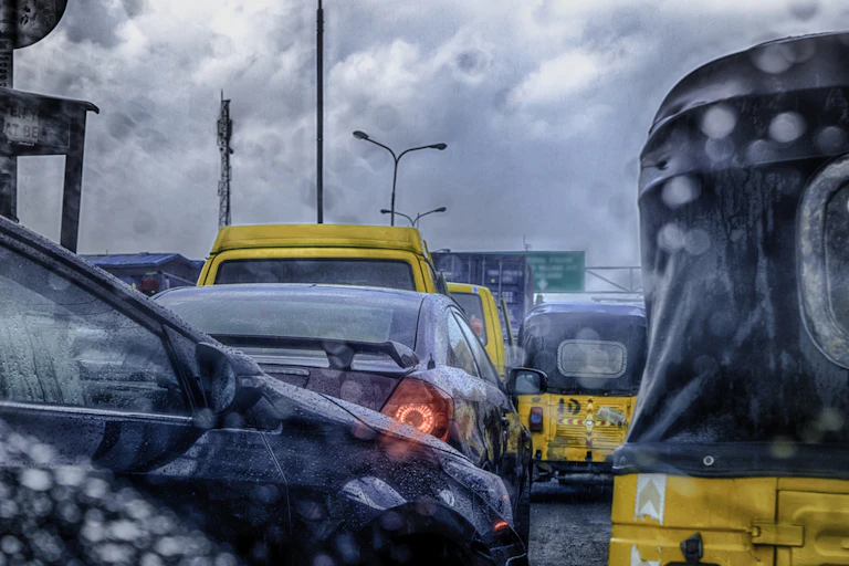 Closely spaced vehicles on a road