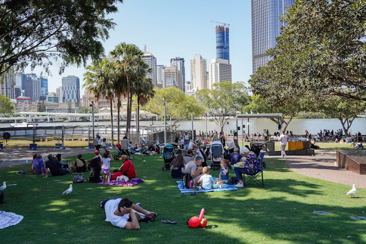 A popular outdoor public space for picnic and activities in the heart of the city