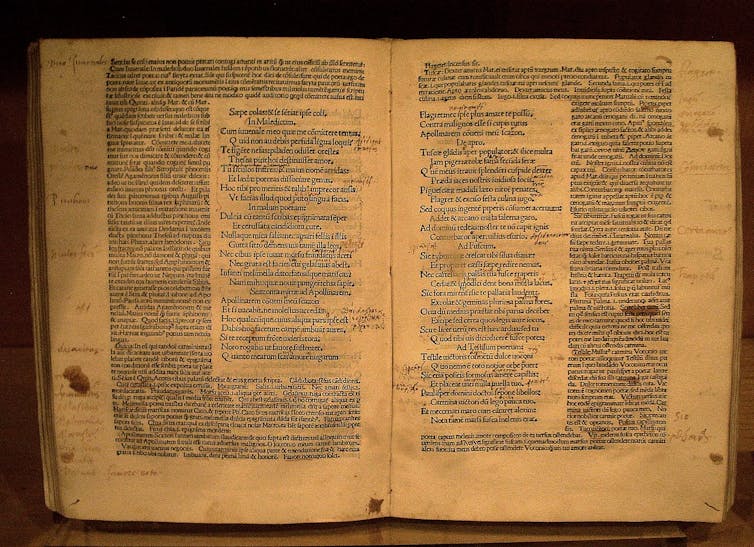 Fotografía del _Epigrammata_ de Marco Valerio Marcial, de 1490, custodiado en el Archivo del Gobierno de Aragón.