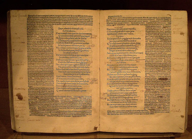 Fotografía del _Epigrammata_ de Marco Valerio Marcial, de 1490, custodiado en el Archivo del Gobierno de Aragón.