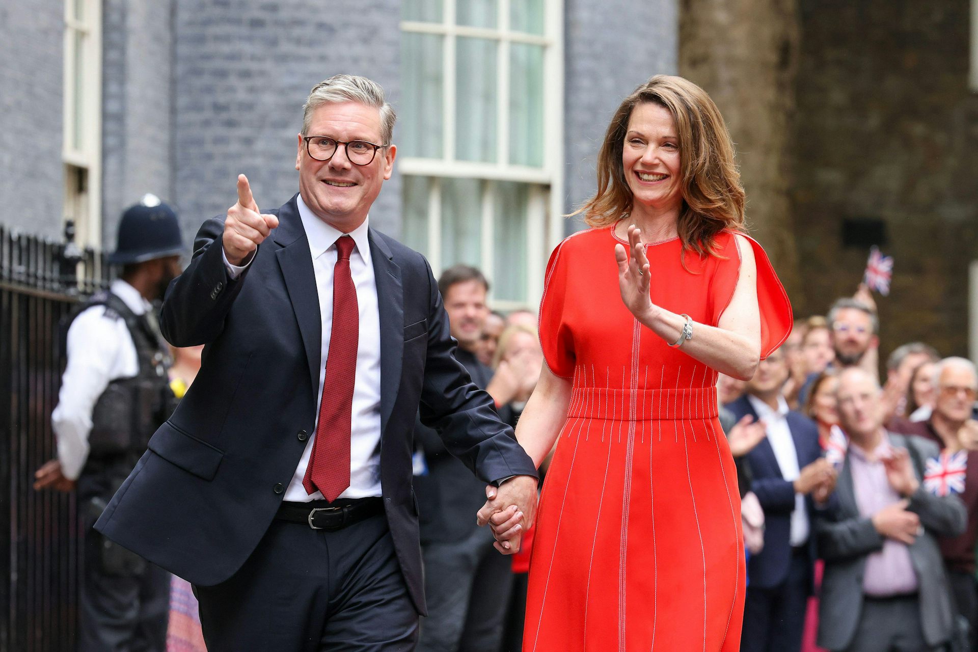 Keir Starmer and Victoria Starmer in Downing Street.