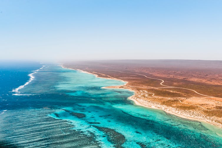 ningaloo reef red dirt blue water