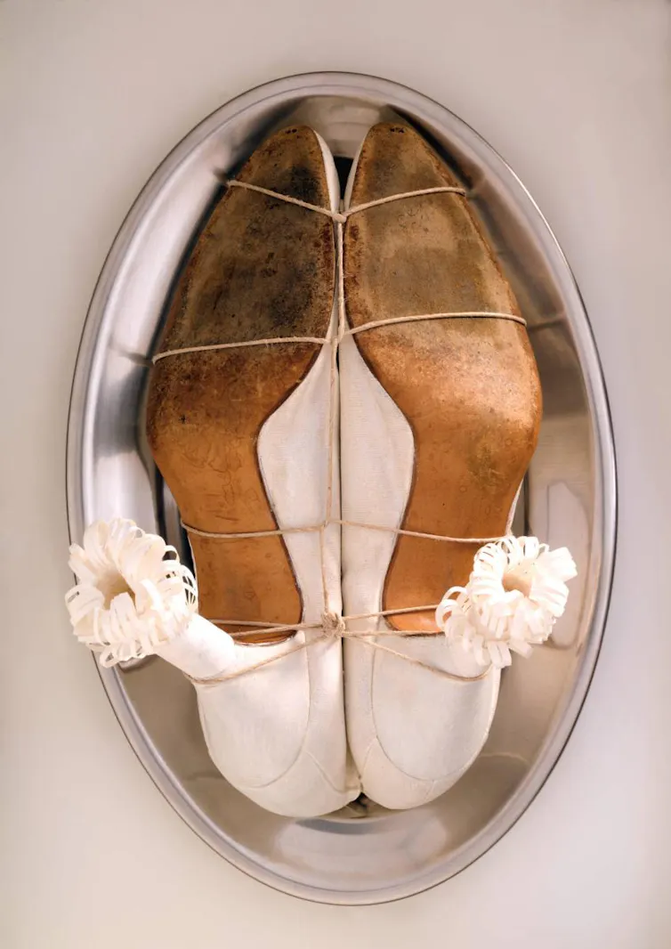 Ma gouvernante, my Nurse, de Meret Oppenheim. Moderna Museet.