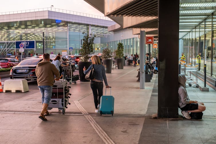 paris airport people