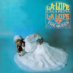 Portada del álbum _La Lupe Es La Reina (The Queen)_ de La Lupe.