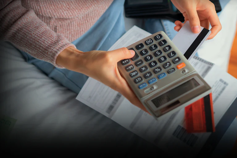 Pwerson with calculator