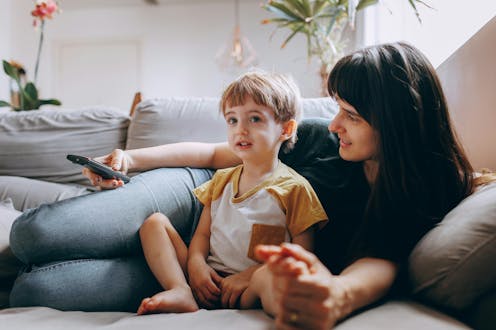 We reviewed 100 studies about little kids and screens. Here are 4 ways to help your child use them well