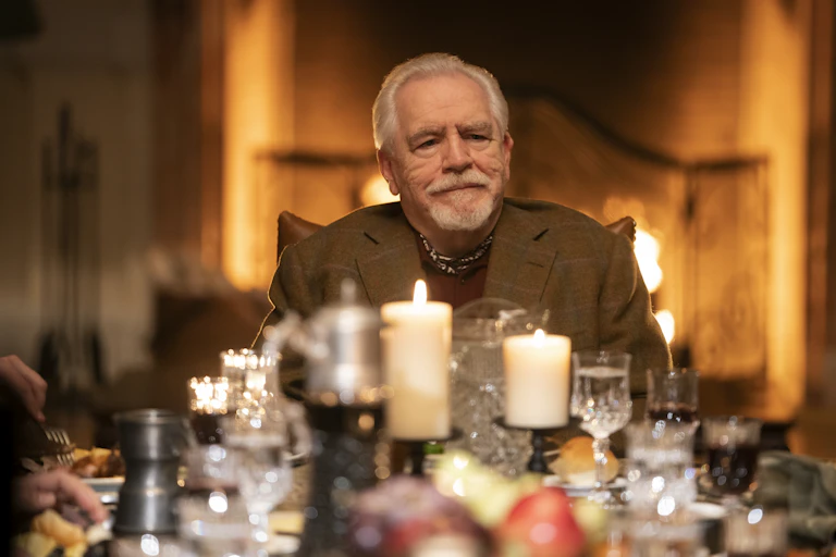 Une photo de l'acteur de Succession Brian Cox qui interprète le patriarche dans Succession et qui a beaucoup de mal à passer la main à un de ses enfants.