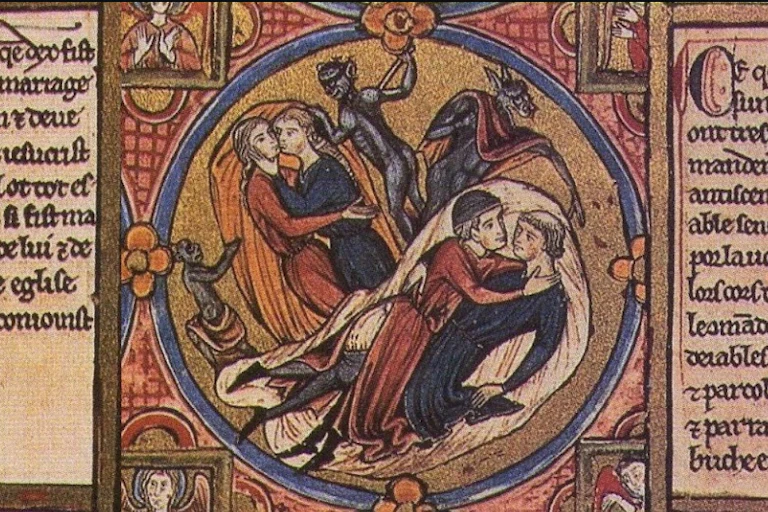 Ilustración de dos parejas masculinas besándose en un documento medieval.
