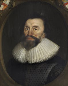 A man in an Elizabethan ruff.