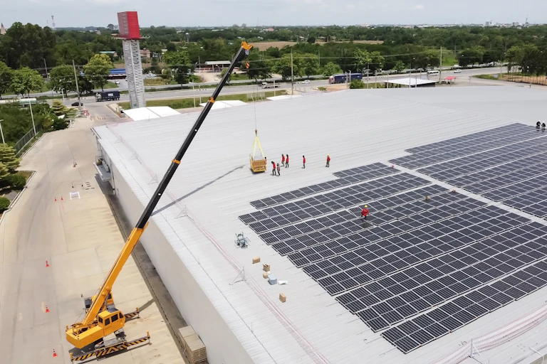 solar install on warehouse roof