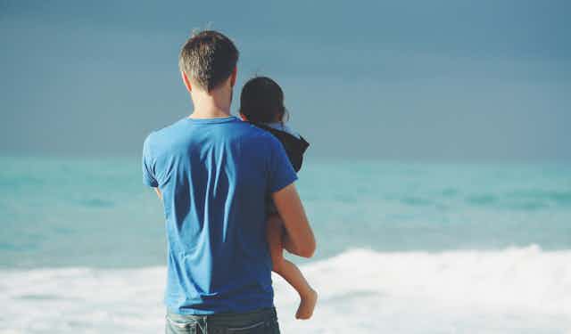 Los hombres también tienen reloj biológico