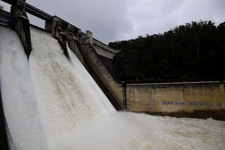 Warragamba dam spilling