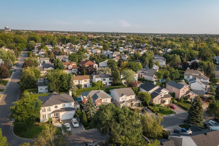 Photo aérienne d’un quartier aisé de la banlieue